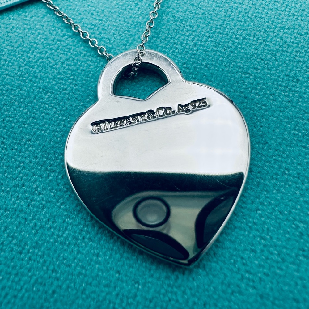 Return to Tiffany & Co. Medium Diamond Heart Charm Necklace 16-18” in Silver - Picture 5 of 9